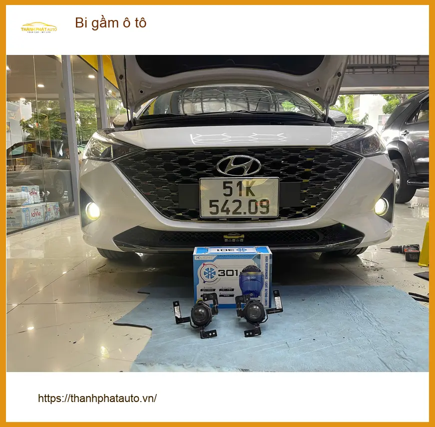 Anh Khang độ bi gầm ô tô Mitsubishi Outlander tại Quận 12 vì đèn zin yếu sáng ảnh thực tế 3