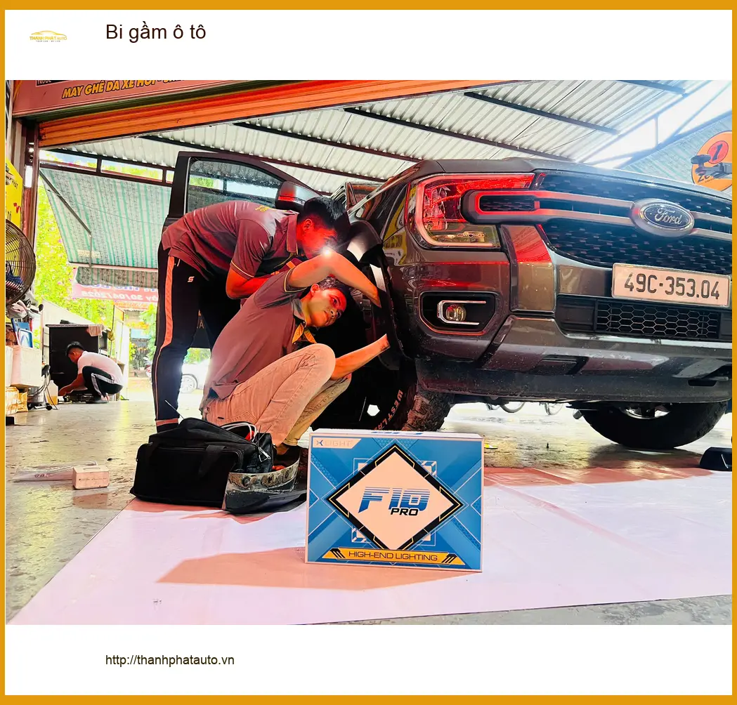 Chị Thảo lắp bi gầm ô tô cho Hyundai Santa Fe tại Quận 5 để cải thiện tầm nhìn ban đêm