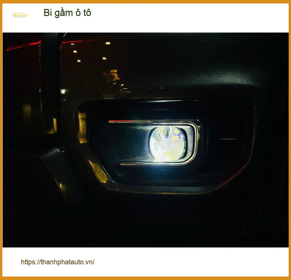 Chị Thảo lắp bi gầm ô tô cho Hyundai Santa Fe tại Quận 5 để cải thiện tầm nhìn ban đêm ảnh thực tế 2