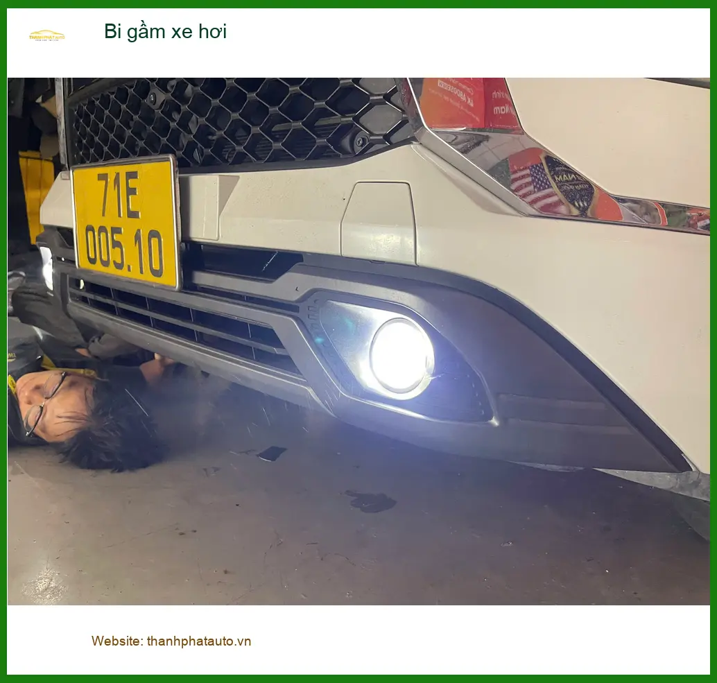Anh Tấn độ bi gầm Honda CR-V để cải thiện tầm nhìn khi mưa lớn tại Hóc Môn ảnh thực tế 2