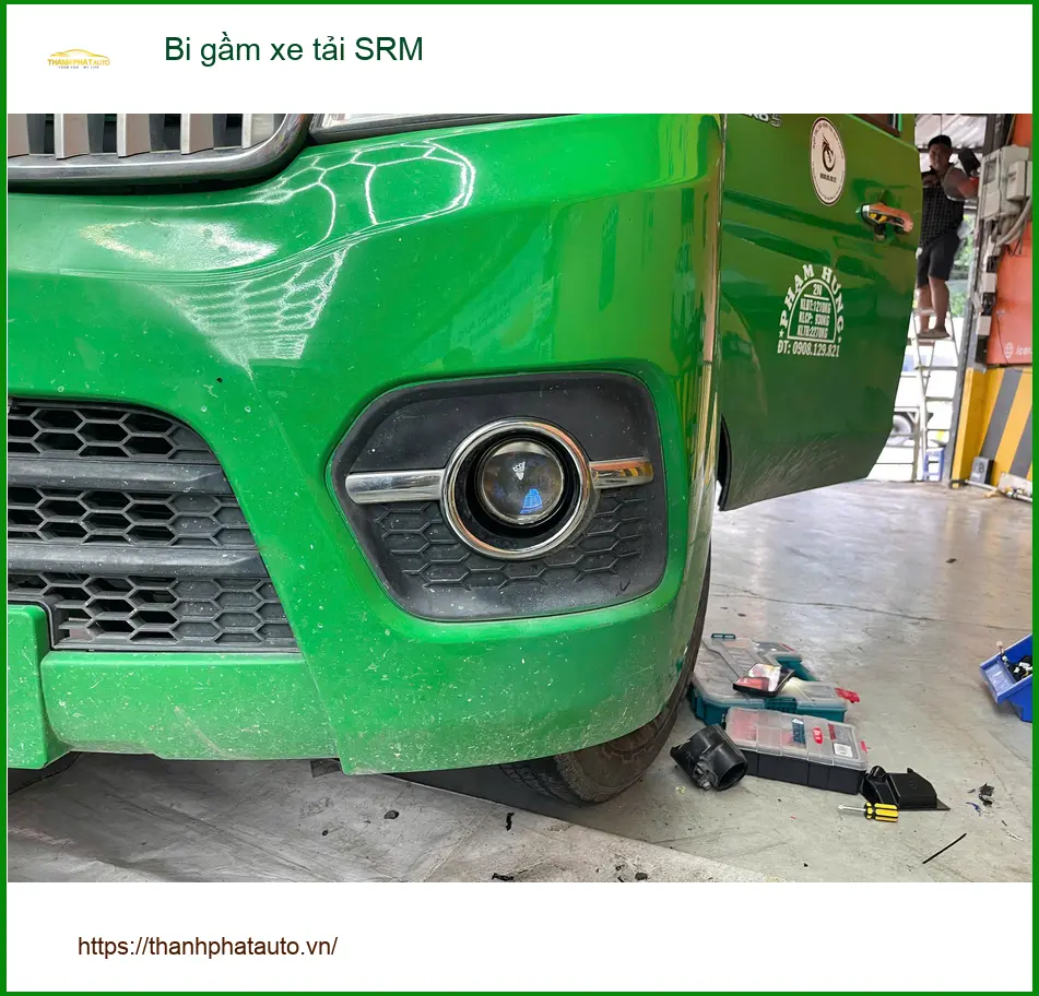 Anh Dũng độ bi gầm xe tải SRM tại Hóc Môn vì đèn zin không đủ sáng khi chở hàng ảnh thực tế 5