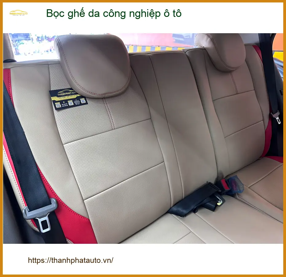 Chị Kim bọc ghế da công nghiệp ô tô cho Honda CRV tại Quận Thủ Đức ảnh thực tế 2