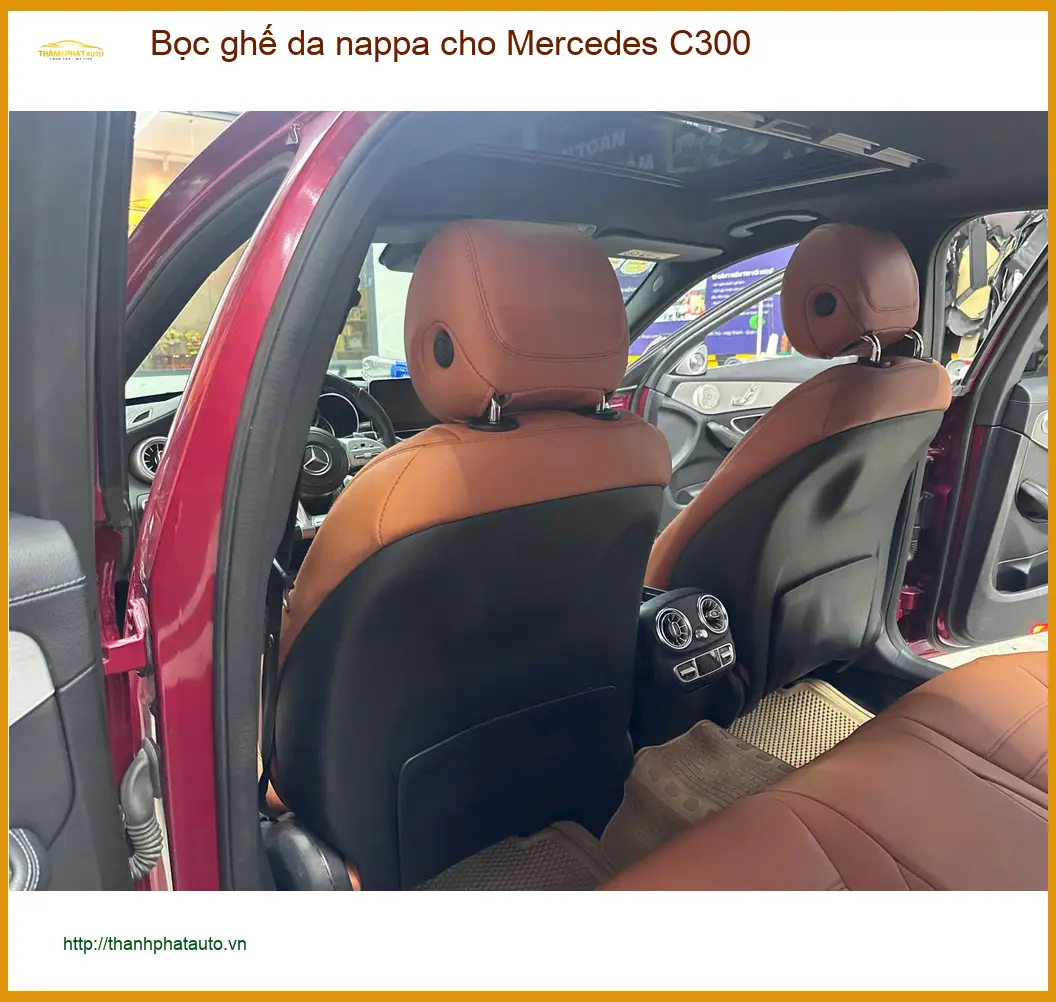 Anh Bách bọc ghế da Nappa cho Mercedes C300 tại Hóc Môn để khoang xe thêm sang trọng và bền đẹp