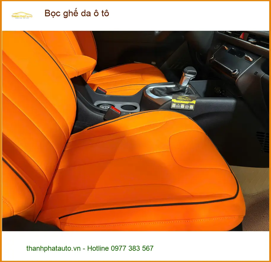 Anh Bách bọc ghế da ô tô Honda CRV tại Quận Thủ Đức để nội thất sang trọng hơn