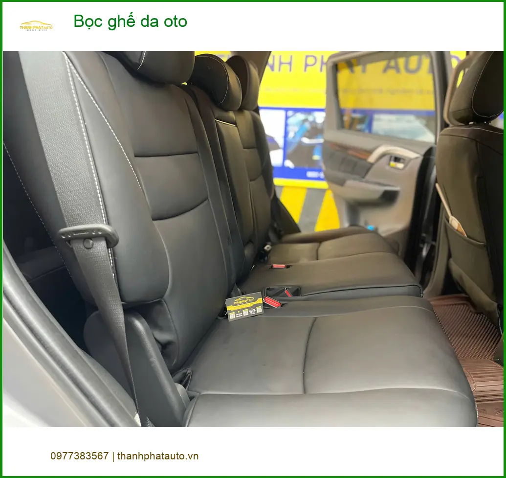 Chú Minh bọc ghế da ô tô Kia Carnival ở Quận 7 giúp nội thất luôn mới, sạch sẽ