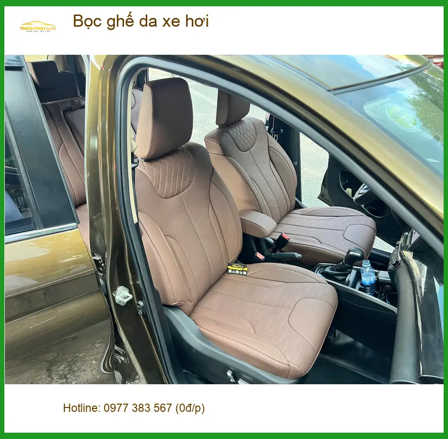 Chị Thảo bọc ghế da xe hơi Toyota Camry Quận 10 để nội thất mới mẻ, dễ vệ sinh ảnh thực tế 3