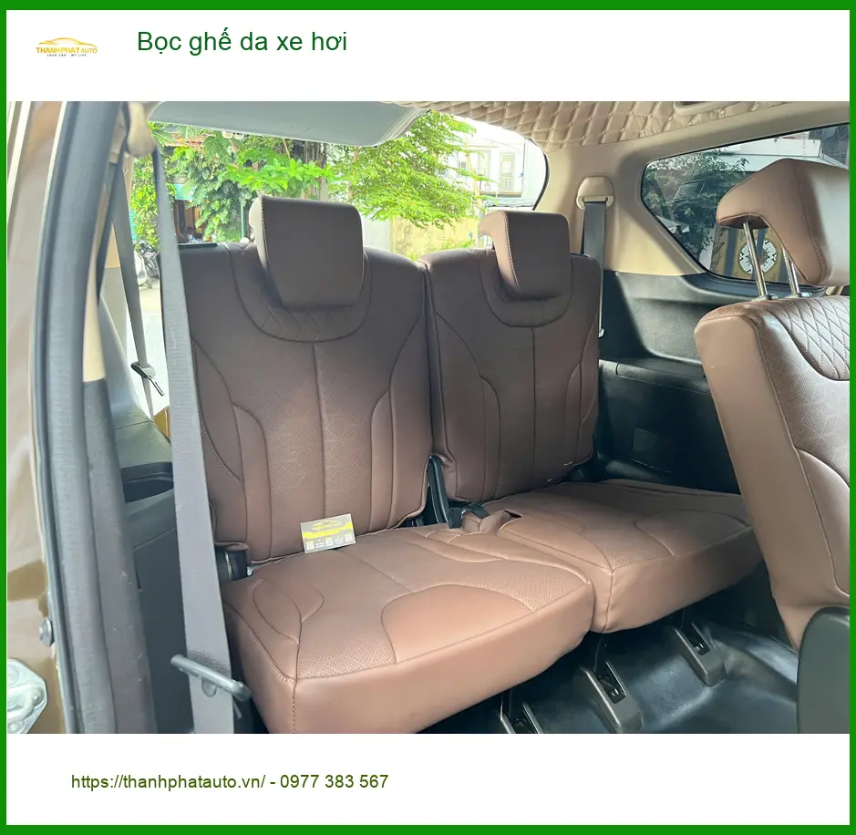 Chú Bình bọc ghế da xe hơi Toyota Corolla Cross tại Quận 4 để nâng cấp nội thất cũ ảnh thực tế 3