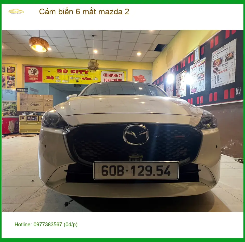 Anh Tân lắp cảm biến 6 mắt Mazda 2 tại Quận 9 để lùi xe an toàn
