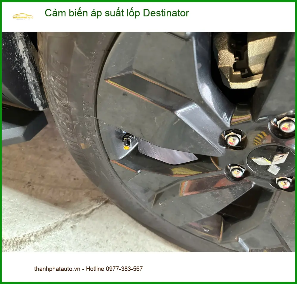 Anh Khôi lắp Cảm biến áp suất lốp Destinator Quận 9 cho Mazda CX-5.