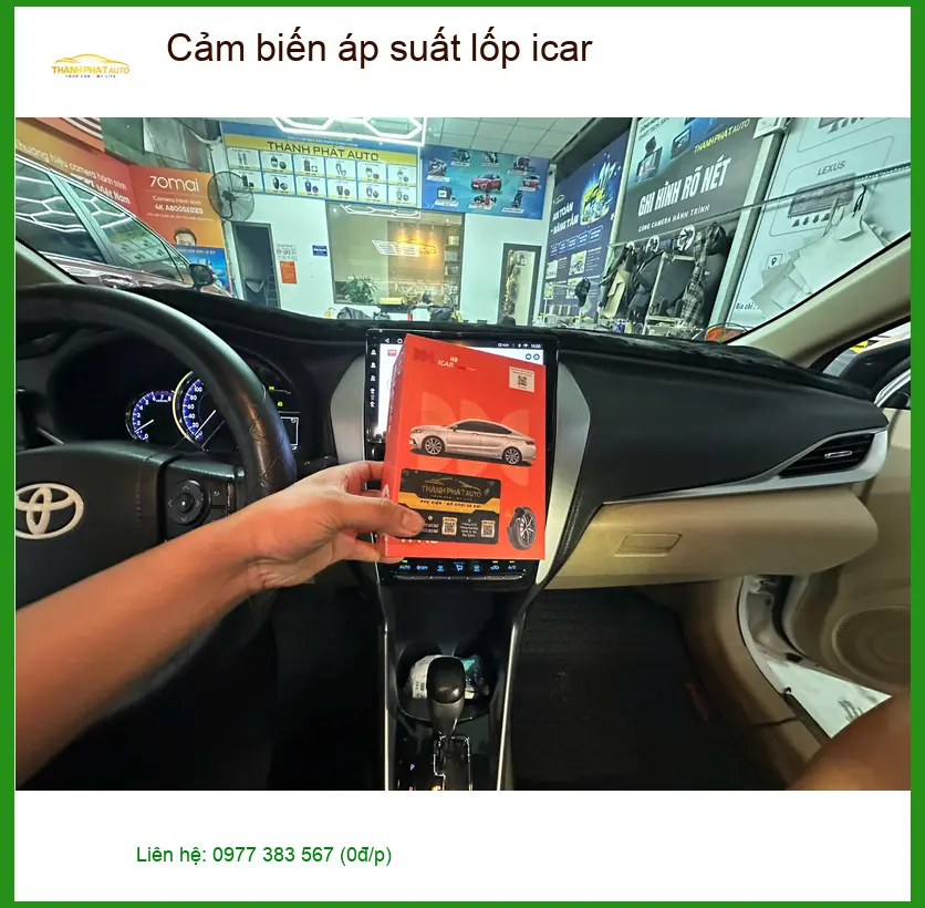 Chú Phong lắp cảm biến áp suất lốp iCar cho Kia K3 tại Bình Thạnh