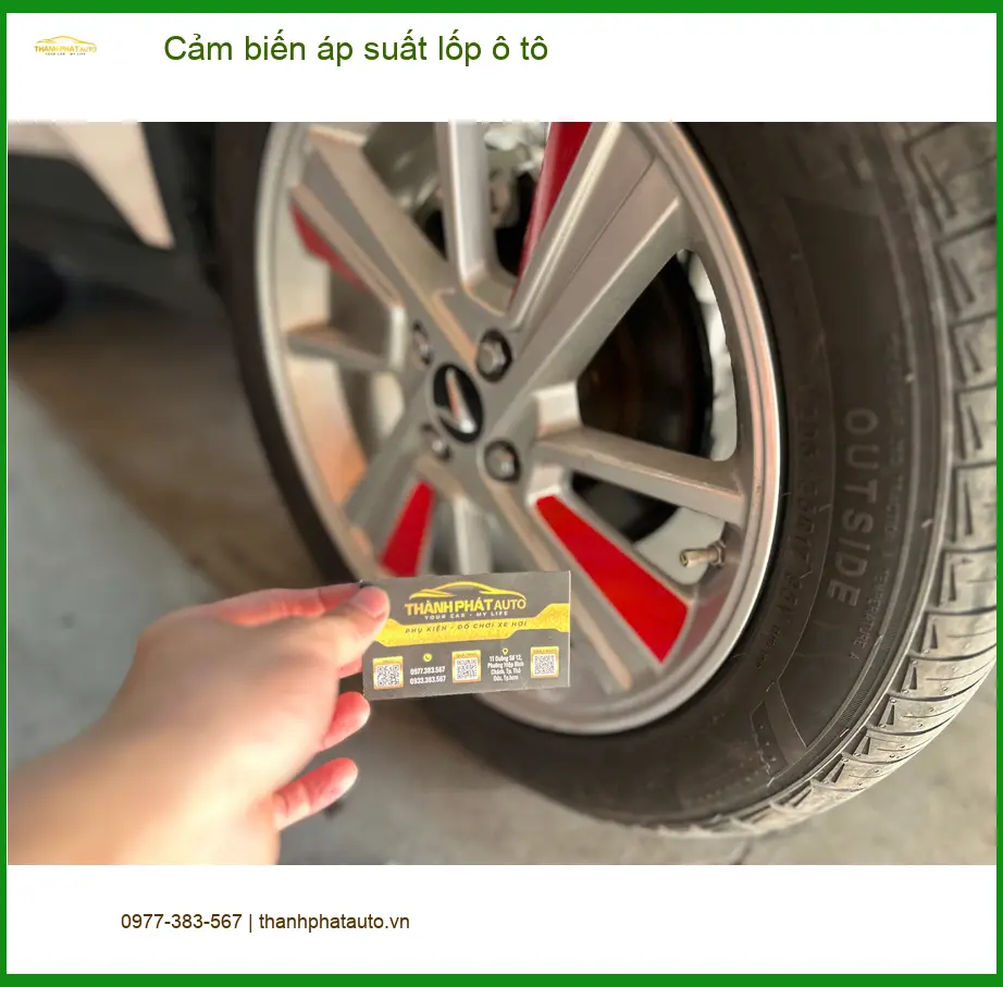 Anh Tú lắp cảm biến áp suất lốp ô tô uy tín tại Quận 8 cho Honda CRV
