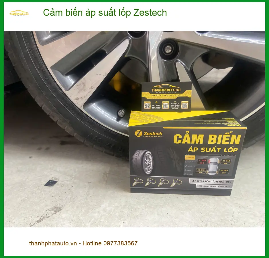 Anh Quang lắp cảm biến áp suất lốp Zestech cho Mitsubishi Outlander Quận 6
