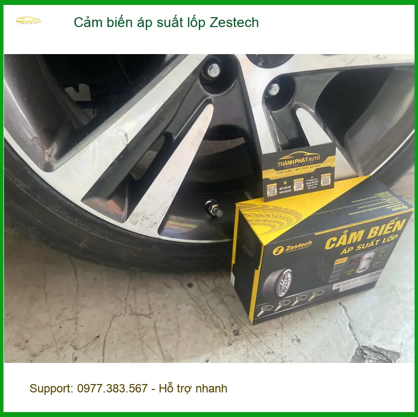 Anh Minh lắp Cảm biến áp suất lốp Zestech cho Honda CR-V tại Quận 12
