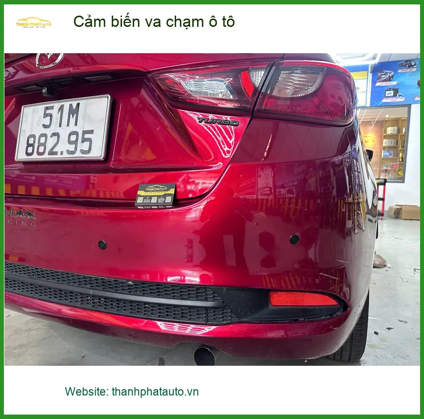 Chú Đạt lắp cảm biến va chạm ô tô Mitsubishi Outlander tại Quận Thủ Đức vì hay đỗ xe chật ảnh thực tế 3