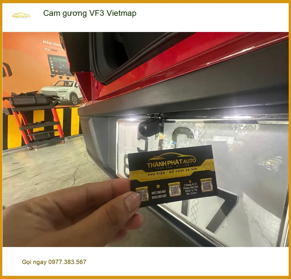 Anh Khôi lắp cam gương Vietmap cho VinFast VF3 tại Quận 11 để an tâm hơn khi lùi xe vào bãi