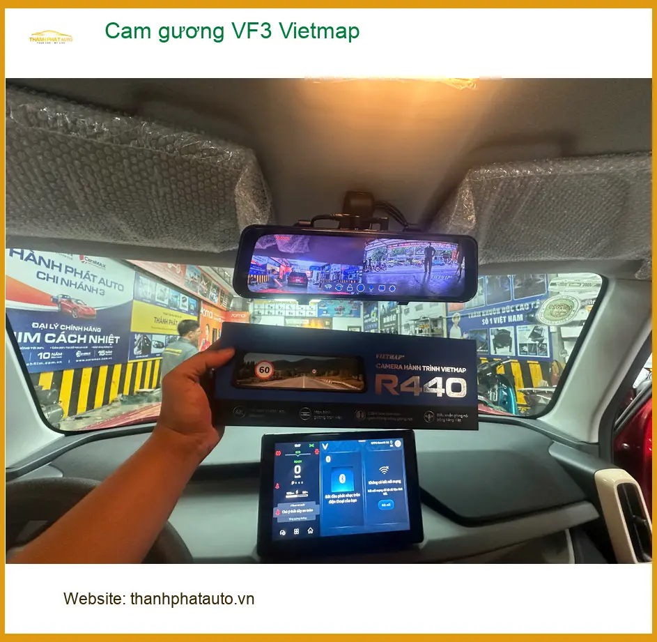 Anh Khôi lắp cam gương Vietmap cho VinFast VF3 tại Quận 11 để an tâm hơn khi lùi xe vào bãi ảnh thực tế 4