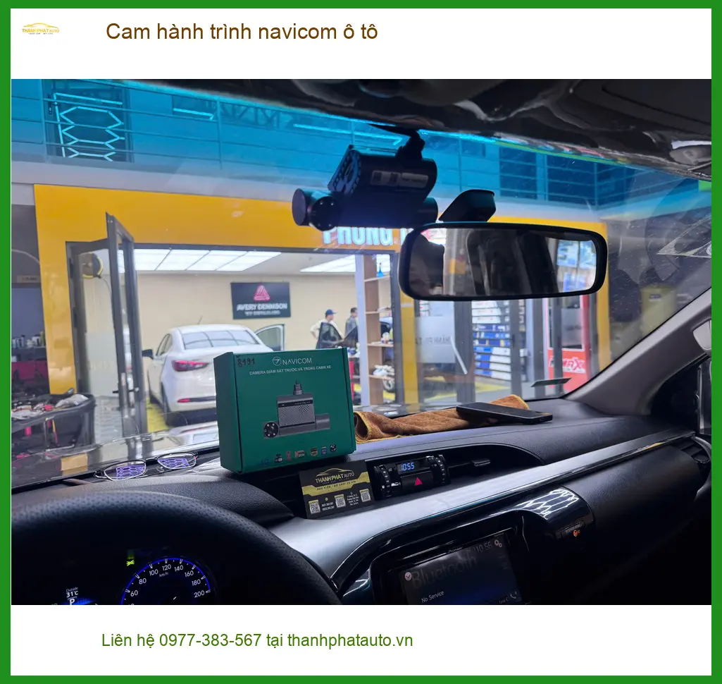 Anh Phước lắp cam hành trình Navicom ô tô cho Mazda 3 tại Hóc Môn để ghi lại hành trình ảnh thực tế 3