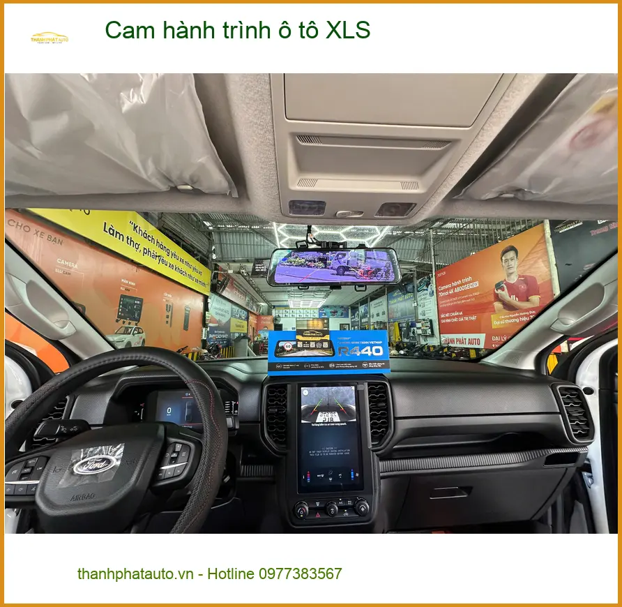 Anh Vĩnh lắp Cam hành trình ô tô XLS tại Hóc Môn cho Toyota Vios