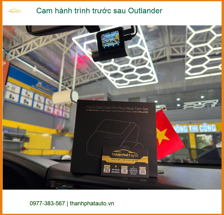 Anh Minh lắp cam hành trình trước sau Outlander để an tâm hơn khi đi công tác tại Quận 9