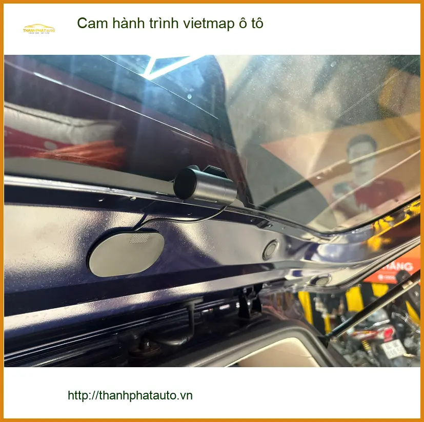 Anh Minh lắp cam hành trình Vietmap cho Hyundai Accent tại Phú Nhuận ảnh thực tế 2