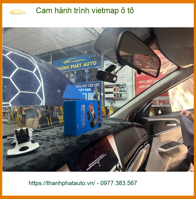 Anh Dũng lắp cam hành trình Vietmap ô tô cho Honda CR-V ở Gò Vấp