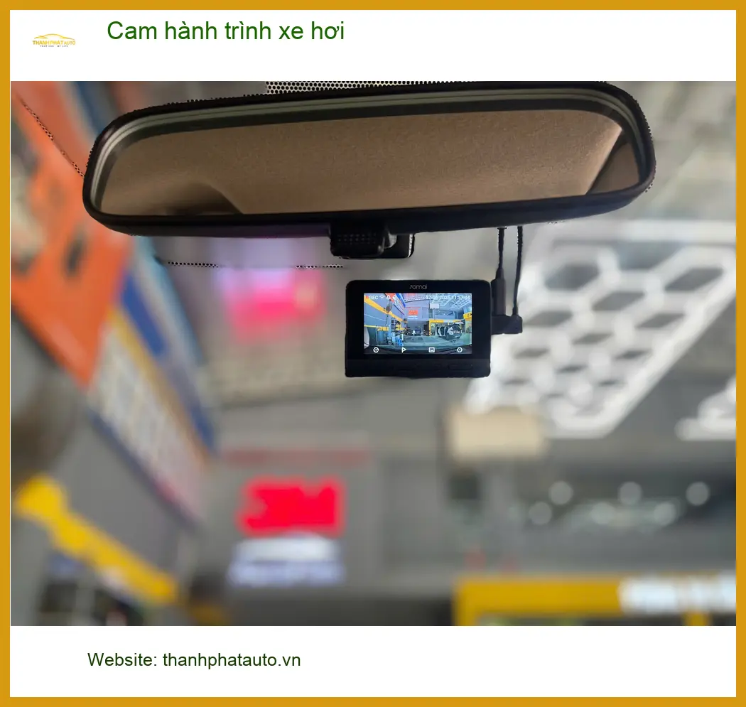 Anh Tấn lắp cam hành trình xe hơi Hyundai Kona tại Quận 7 uy tín, giá tốt