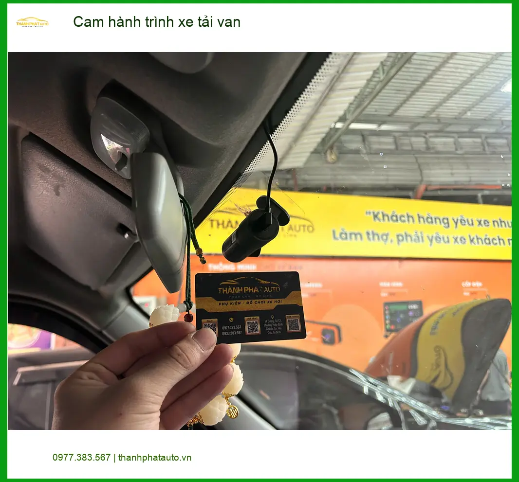 Anh Bình lắp cam hành trình cho Hyundai Solati Van tại Quận 7 để giám sát lộ trình ảnh thực tế 2