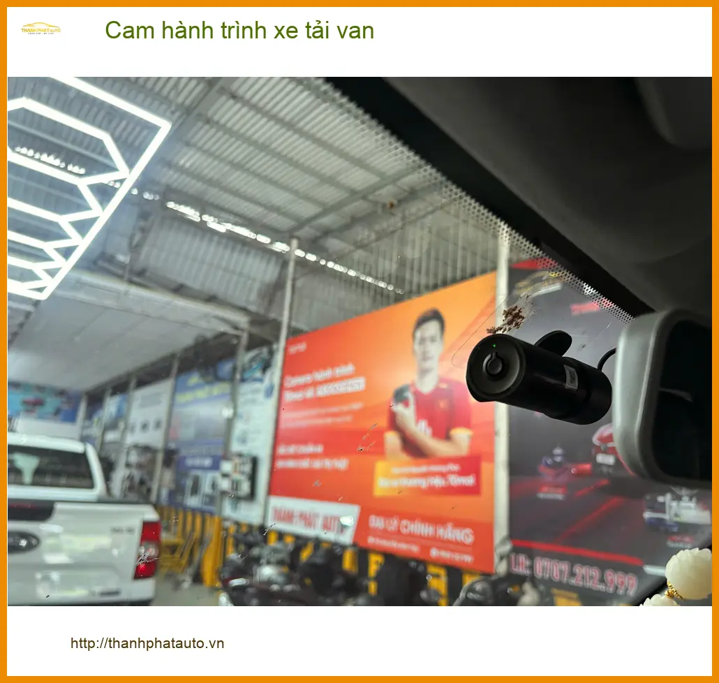 Anh Dũng lắp cam hành trình xe tải van tại Quận Gò Vấp để giám sát lộ trình ảnh thực tế 4