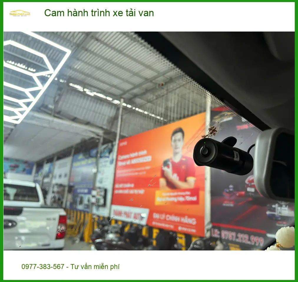 Chú Duy lắp cam hành trình xe tải van Ford Transit Quận 12 an toàn hơn