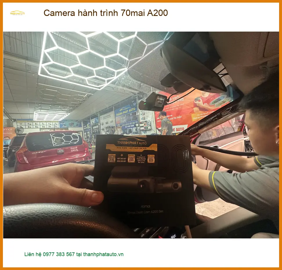Chị Thảo lắp Camera hành trình 70mai A200 Toyota Camry tại Quận 6