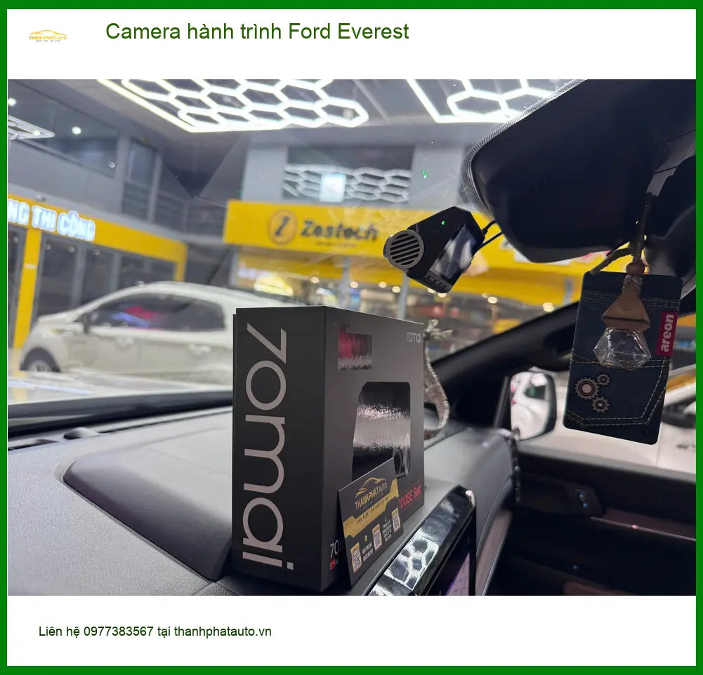 Anh Khang lắp camera hành trình Ford Everest tại Quận 12 đảm bảo an toàn