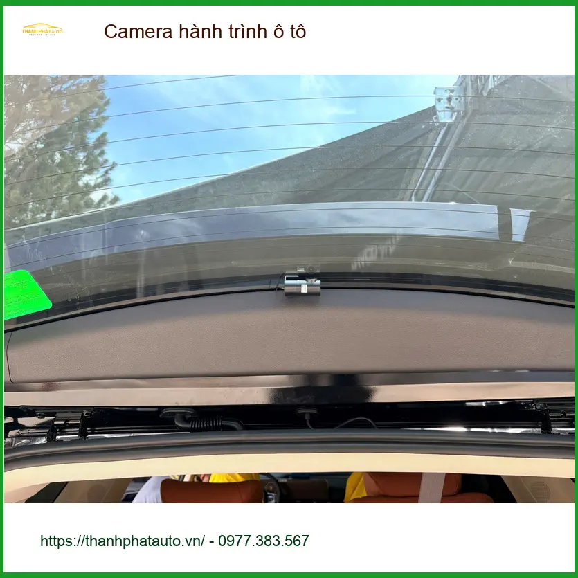 Chị Thảo lắp Camera hành trình ô tô cho Hyundai Accent tại Quận Gò Vấp để ghi lại mọi khoảnh khắc