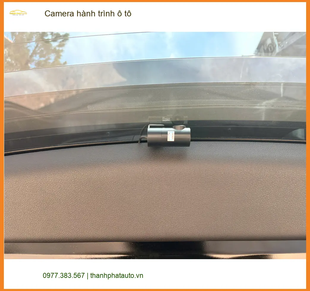 Chị Thảo lắp Camera hành trình ô tô cho Hyundai Accent tại Quận Gò Vấp để ghi lại mọi khoảnh khắc ảnh thực tế 5