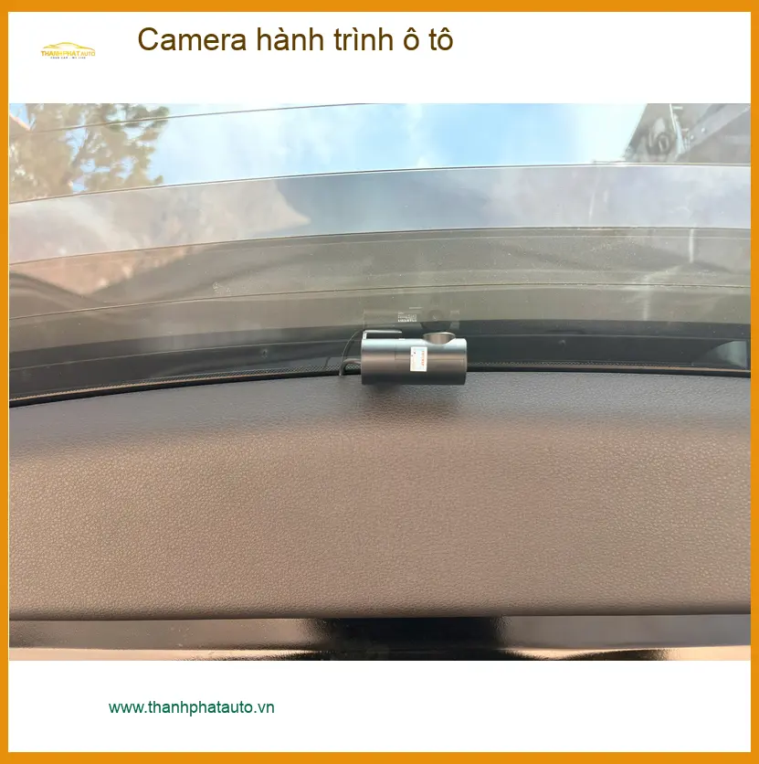 Anh Vĩnh lắp Camera hành trình ô tô cho xe tại Hóc Môn an toàn ảnh thực tế 2