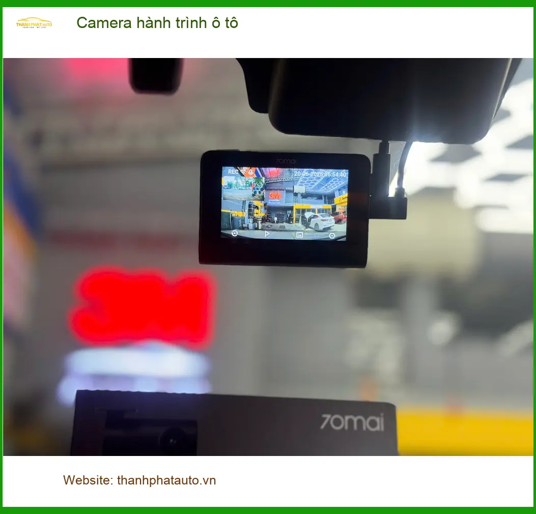 Chị Thảo lắp camera hành trình ô tô cho Hyundai Accent tại Hóc Môn để ghi lại hành trình an toàn hơn ảnh thực tế 2