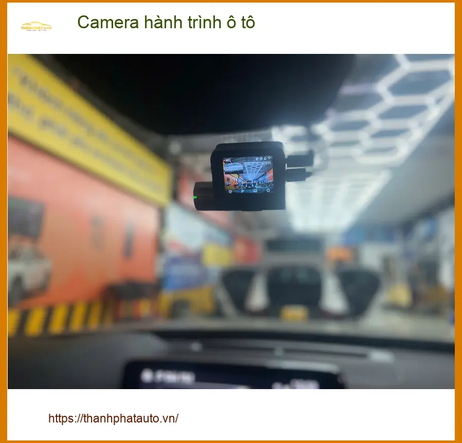 Anh Minh lắp camera hành trình ô tô Hyundai Accent tại Quận 12 để an tâm lái xe ban đêm ảnh thực tế 2