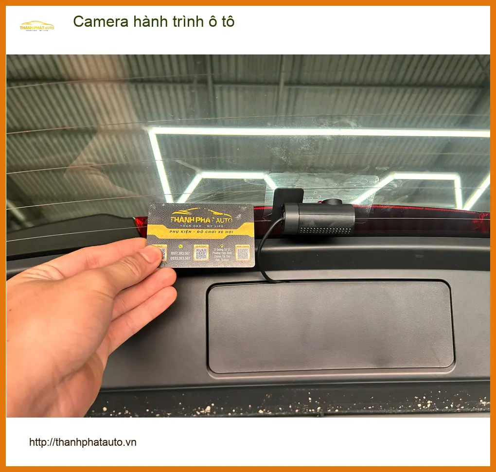 Chị Thảo Lắp Camera hành trình ô tô tại Quận Tân Bình cho Hyundai Santa Fe ảnh thực tế 2