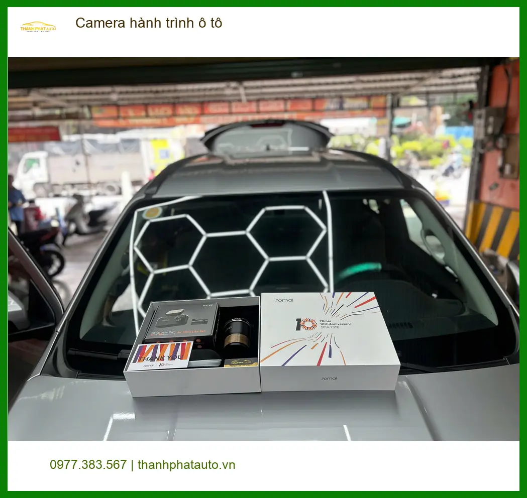 Chị Thảo Lắp Camera hành trình ô tô tại Quận Tân Bình cho Hyundai Santa Fe ảnh thực tế 3