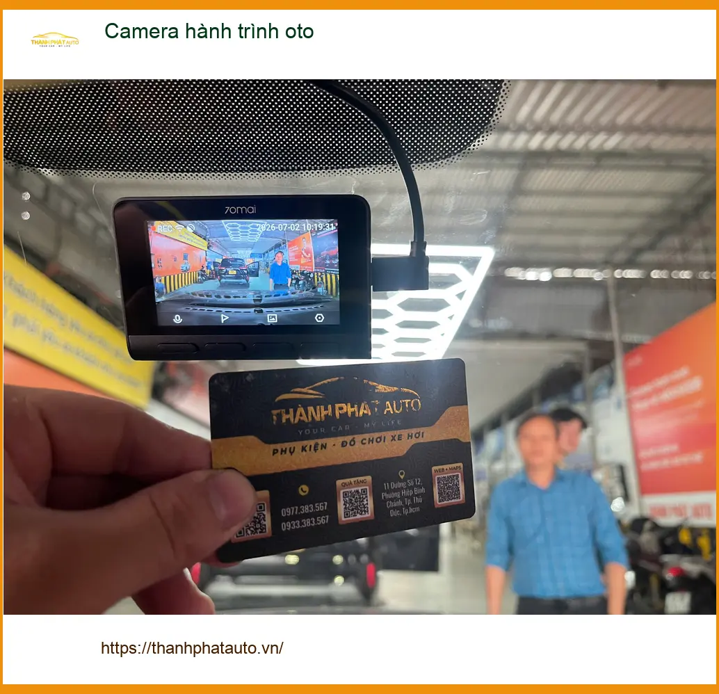 Anh Minh lắp camera hành trình oto Hyundai Accent tại Quận 7 sau vụ va chạm nhỏ ảnh thực tế 2