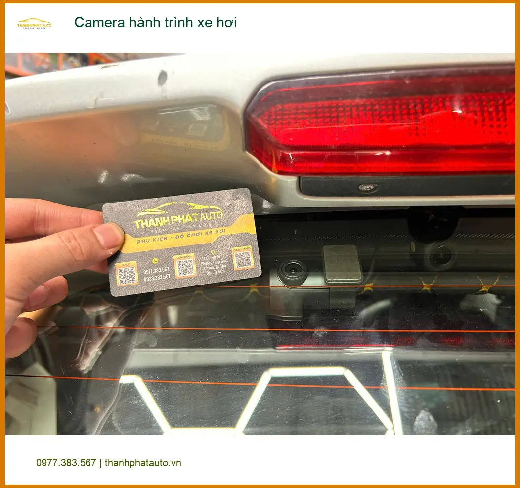 Chị Hằng gắn Camera hành trình xe hơi cho Honda CRV ở Quận Gò Vấp