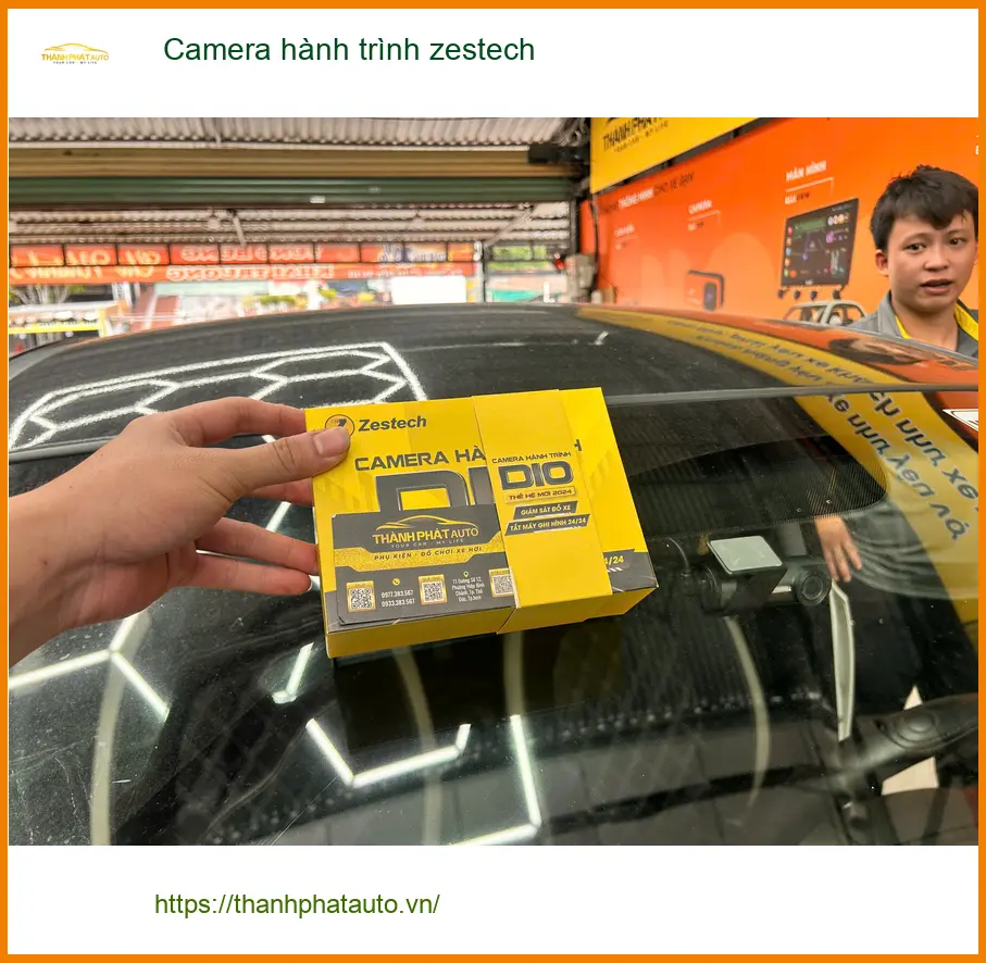 Anh Khải lắp Camera hành trình Zestech cho Mazda 3 ở Quận Tân Phú