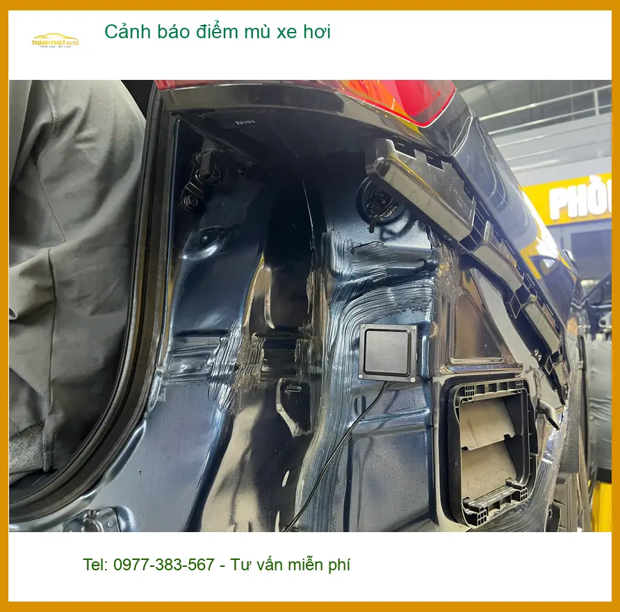 Chú Minh lắp cảnh báo điểm mù xe hơi cho Honda CR-V tại Quận Gò Vấp để an toàn khi chuyển làn ảnh thực tế 2