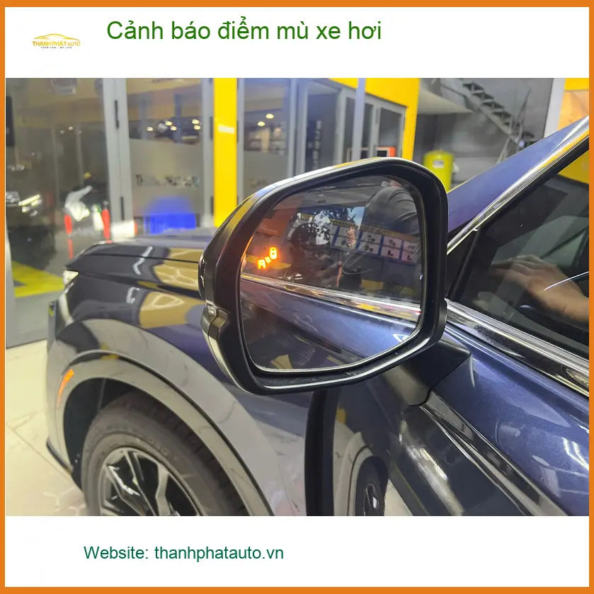 Chú Minh lắp cảnh báo điểm mù xe hơi cho Honda CR-V tại Quận Gò Vấp để an toàn khi chuyển làn ảnh thực tế 4