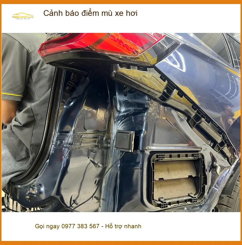 Anh Khải lắp cảnh báo điểm mù cho Hyundai Accent tại Quận 3, an toàn hơn. ảnh thực tế 3