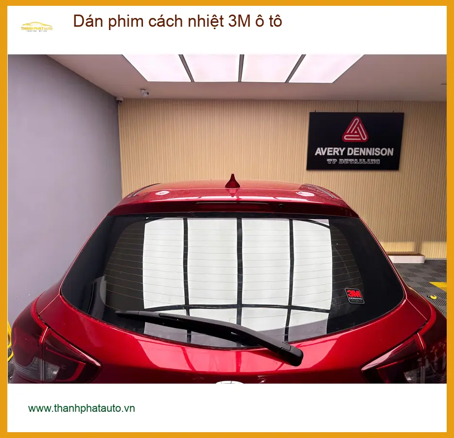 Chị Mai dán phim cách nhiệt 3M cho VinFast Lux A Quận Phú Nhuận tránh nắng gắt