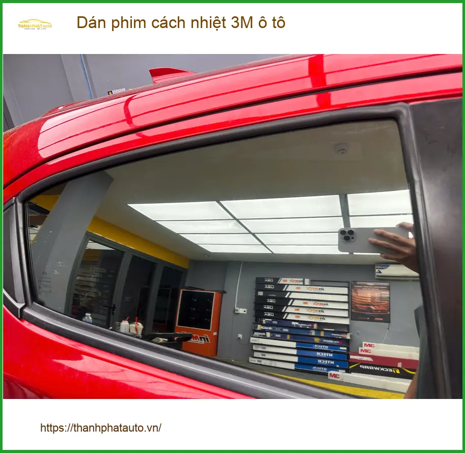 Bác Cường dán phim cách nhiệt 3M ô tô cho Honda CRV tại Quận Nhà Bè để bảo vệ nội thất