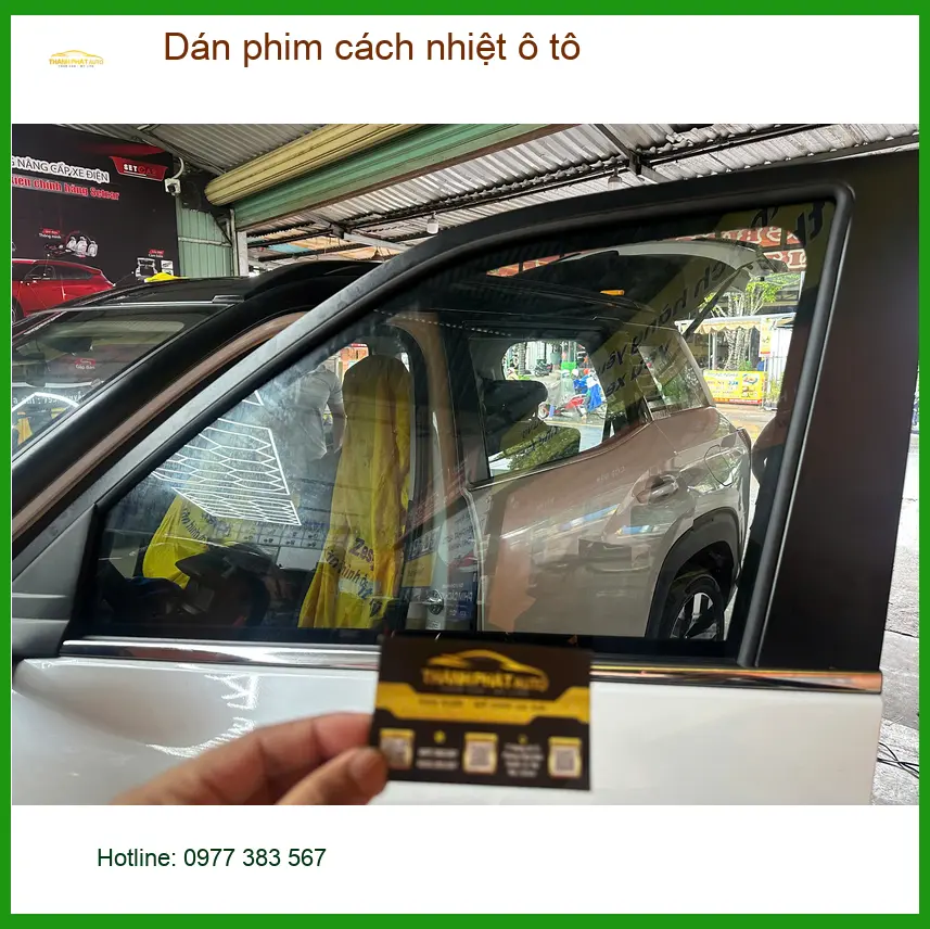 Cô Diệu Anh dán phim cách nhiệt ô tô Ford Everest tại Hóc Môn chống nóng hiệu quả ảnh thực tế 4