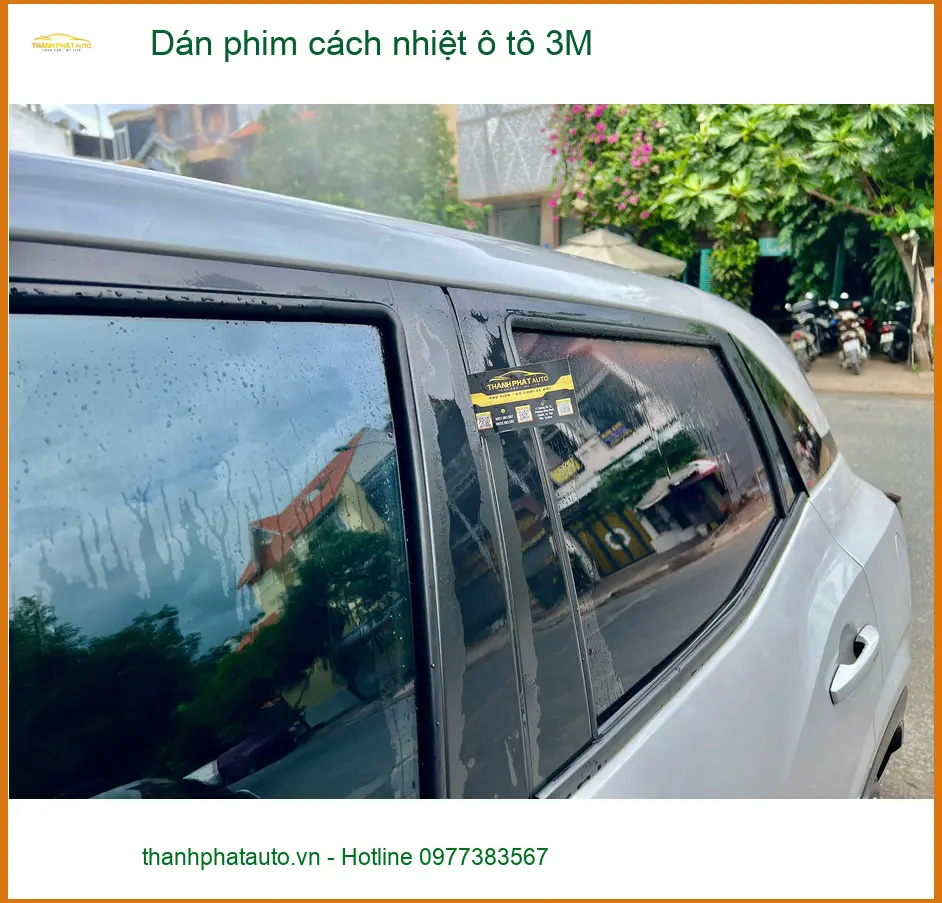 Bác Cường dán phim cách nhiệt ô tô 3M cho Hyundai Accent tại Quận 6 để giảm chói mắt