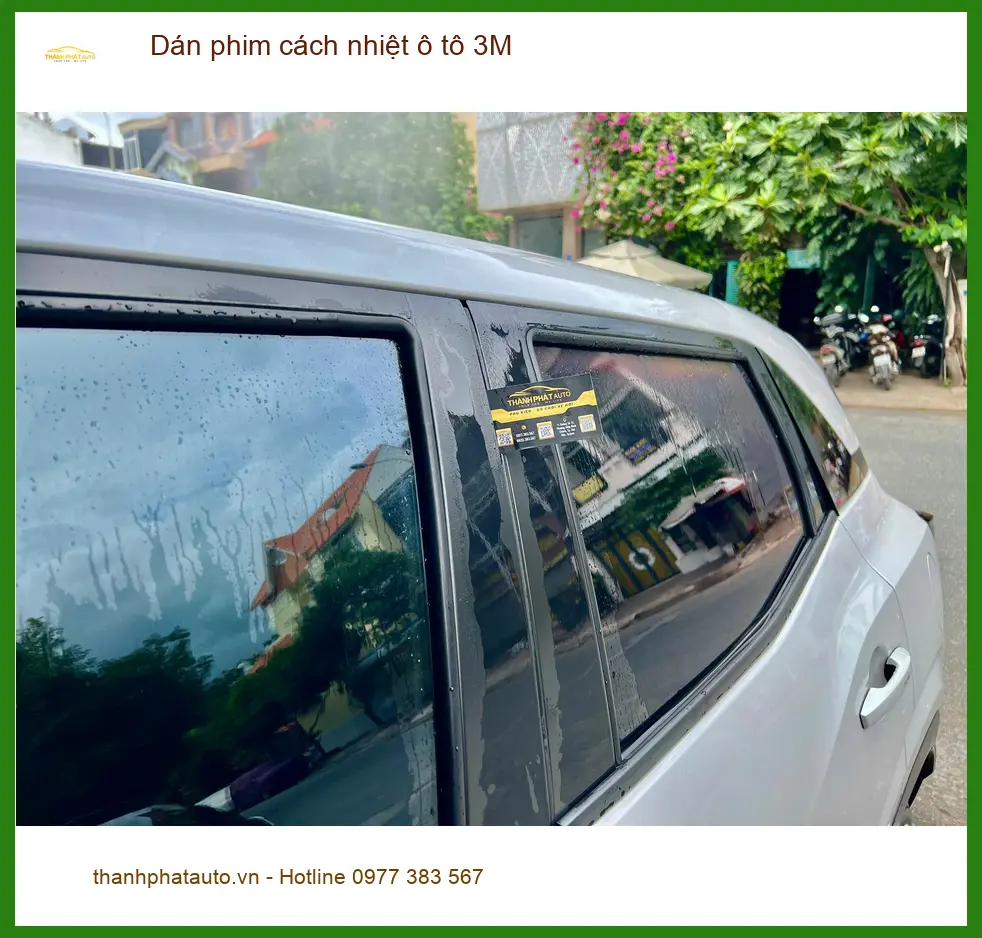 Cô Thanh dán phim cách nhiệt ô tô 3M cho Kia Carnival tại Cần Giờ giảm nóng cho xe