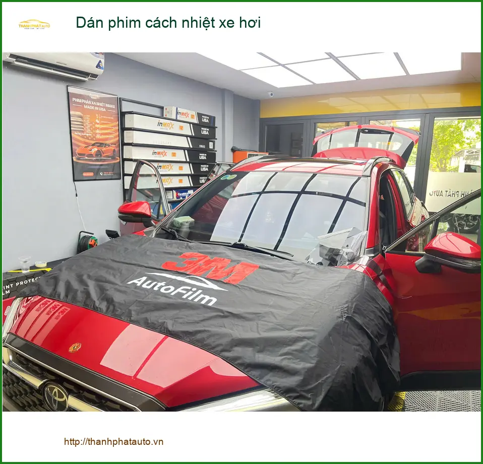 Anh Tùng dán phim cách nhiệt Hyundai Creta tại Quận 2 chống nắng gắt